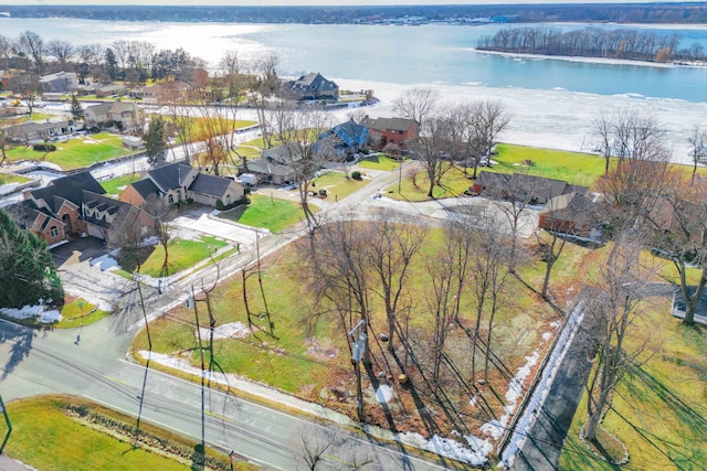 000 Southpointe Dr, Grosse Ile, MI 48138