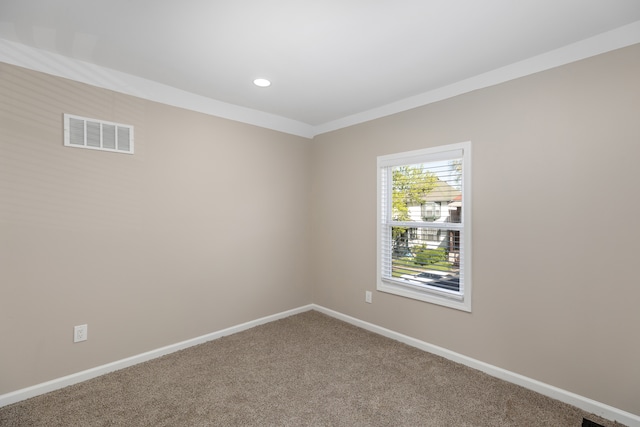 570 King St, Detroit, MI 48202 - carpeted spare room featuring baseboards and recessed lighting