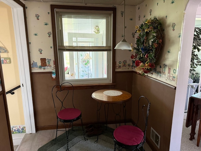 27 Turrill Ave, Lapeer, MI 48446 - sitting room featuring arched walkways