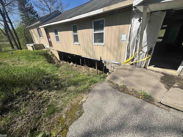 7415 Linden Rd, Fenton, MI 48430 - view of side of property