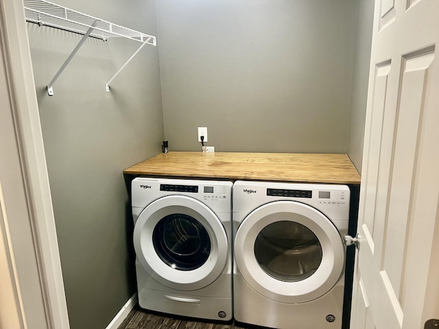 5790 Paxton Ct, Portage, MI 49024 - washroom featuring independent washer and dryer and baseboards