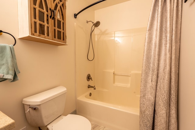 3484 Lakeshore Dr, Monroe, MI 48162 - full bathroom featuring toilet and shower / bath combo