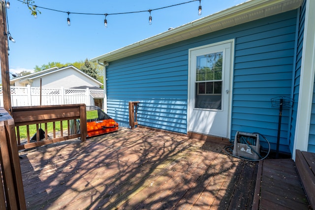 3484 Lakeshore Dr, Monroe, MI 48162 - wooden deck with fence