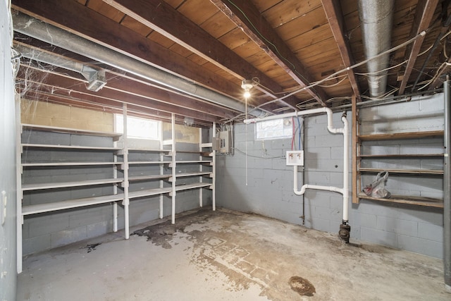923 Maple St, Ludington, MI 49431 - view of below grade area