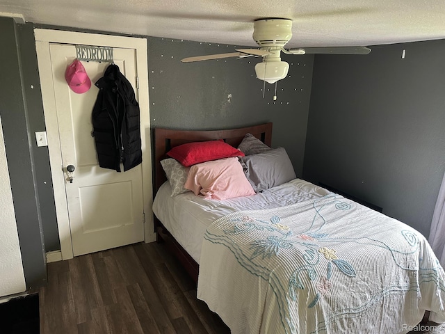 7980 W Gilford Rd, Reese, MI 48757 - bedroom featuring wood finished floors and ceiling fan