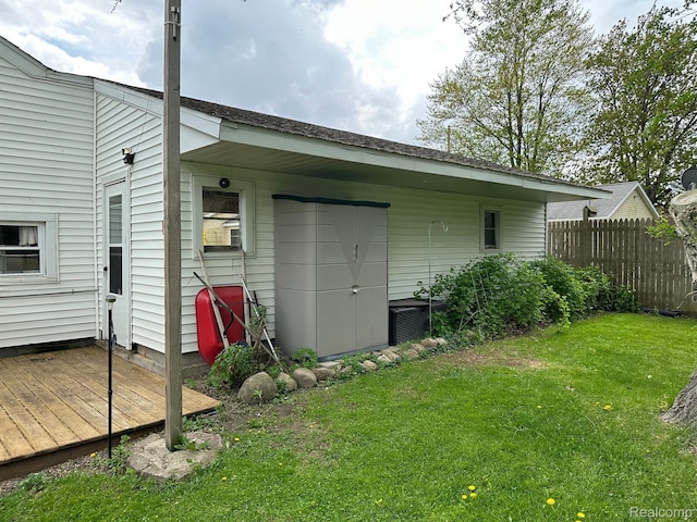 7980 W Gilford Rd, Reese, MI 48757 - view of yard with a wooden deck