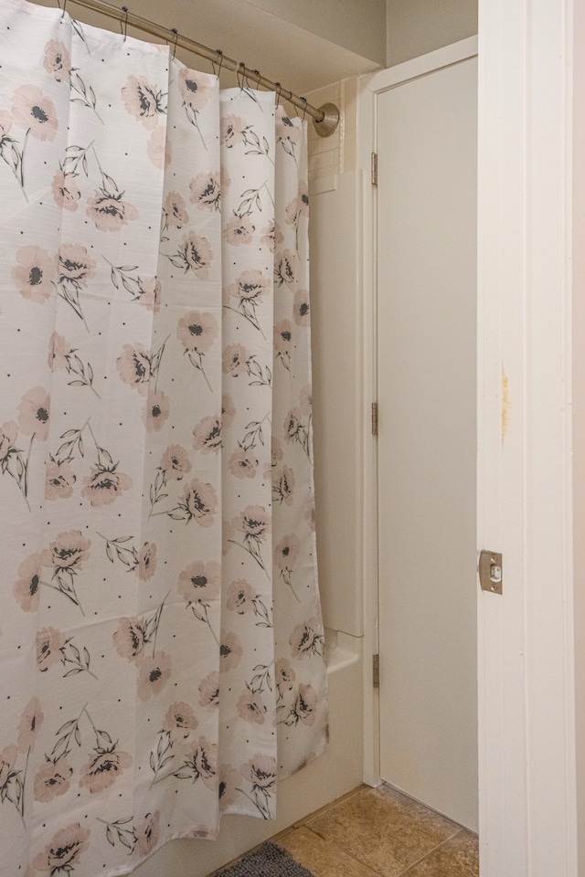 726 Hamilton, Rochester Hills, MI 48307 - full bath with shower / tub combo