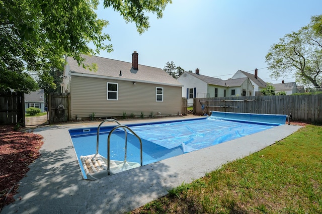137 Wiltshire Ave, Battle Creek, MI 49015 - view of swimming pool featuring a fenced backyard