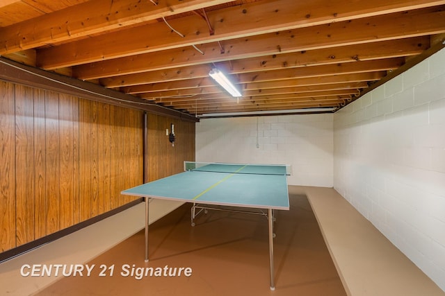 2936 Reppuhn Dr, Saginaw, MI 48603 - finished basement featuring concrete block wall
