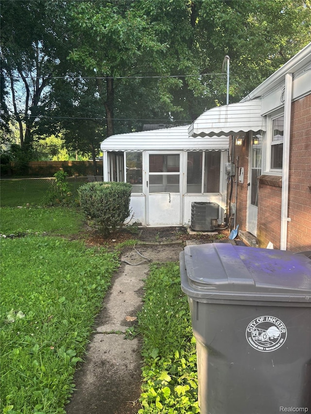 26176 Andover St, Inkster, MI 48141 - view of yard