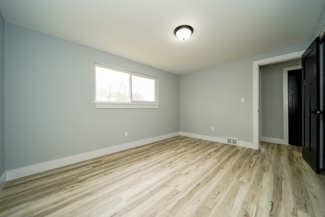 34067 Chatsworth Dr, Sterling Heights, MI 48312 - spare room featuring light wood-style flooring and baseboards