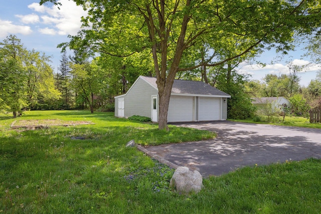 view of detached garage