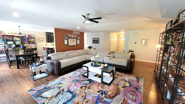 6192 N Shore Dr, West Bloomfield, MI 48324 - living area featuring a ceiling fan, baseboards, hardwood / wood-style floors, and recessed lighting
