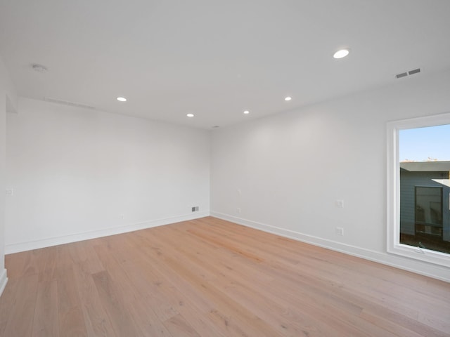 330 Ferndale Ave, Birmingham, MI 48009 - spare room with baseboards, light wood finished floors, recessed lighting, and a smoke detector