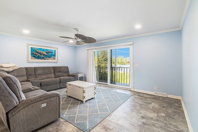7262 Hatchery Rd, Waterford, MI 48327 - living room featuring ornamental molding, baseboards, ceiling fan, wood finished floors, and recessed lighting