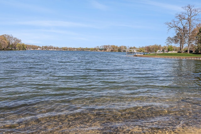 7262 Hatchery Rd, Waterford, MI 48327 - water view