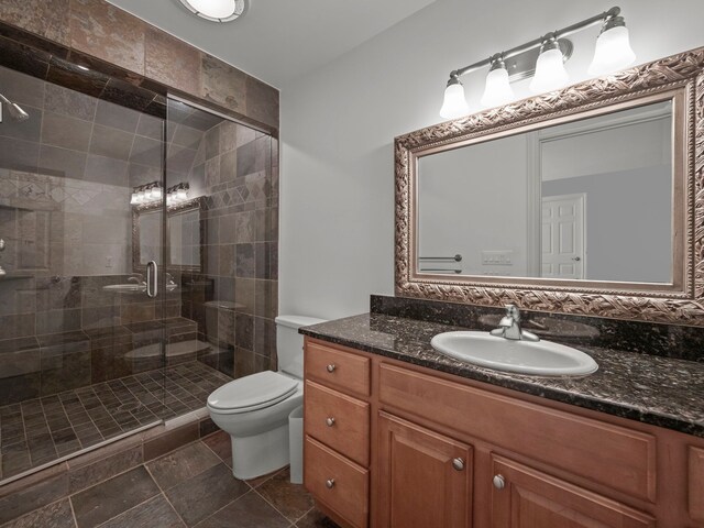 3418 Westchester Rd, Bloomfield Hills, MI 48304 - full bathroom featuring a shower stall, toilet, and vanity