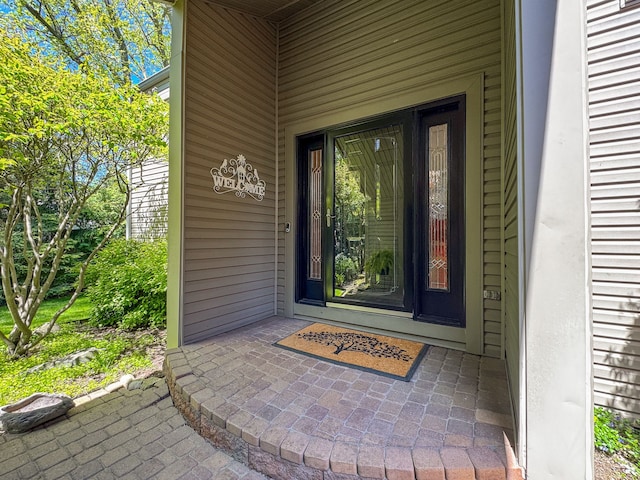 2660 Silverdown Ct, Waterford, MI 48328 - view of doorway to property