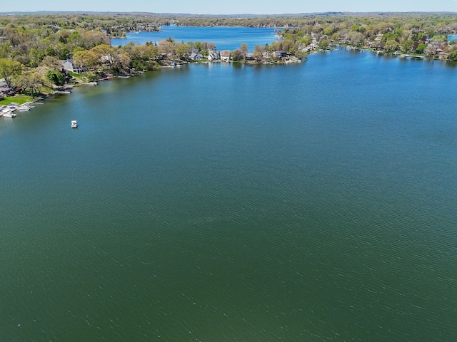 2660 Silverdown Ct, Waterford, MI 48328 - aerial view of a large body of water