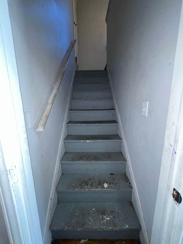 11336 Minock St, Detroit, MI 48228 - view of staircase