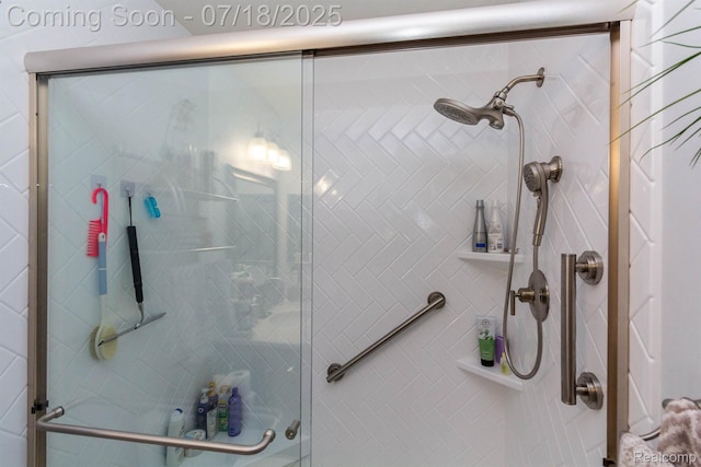 25380 Tara Ln, Flat Rock, MI 48134 - bathroom with a shower with door