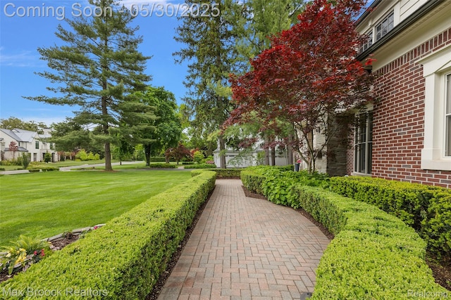 222 Arlington St, Birmingham, MI 48009 - view of property's community with a lawn