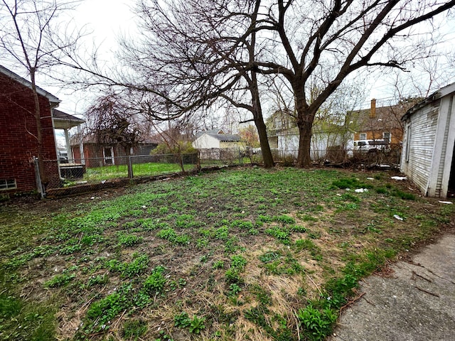 19183 Yonka St, Detroit, MI 48234 - view of yard featuring fence