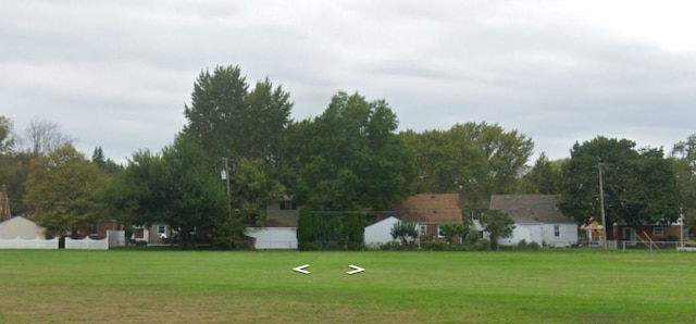 9608 Mercedes, Redford, MI 48239 - view of yard
