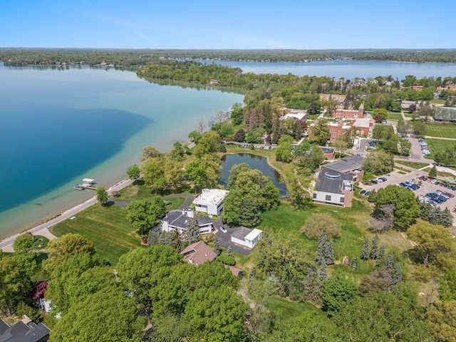 3751 Indian Trl, Orchard Lake, MI 48324