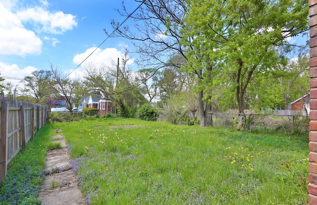 14903 Woodmont Ave, Detroit, MI 48227 - view of yard with fence