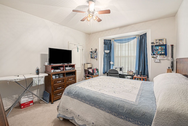 5695 Storrow Ct, Warren, MI 48092 - carpeted bedroom with ceiling fan