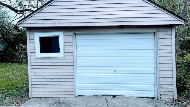 detached garage with fence