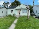 18547 Mccormick St, Detroit, MI 48224 - view of front facade with a front yard