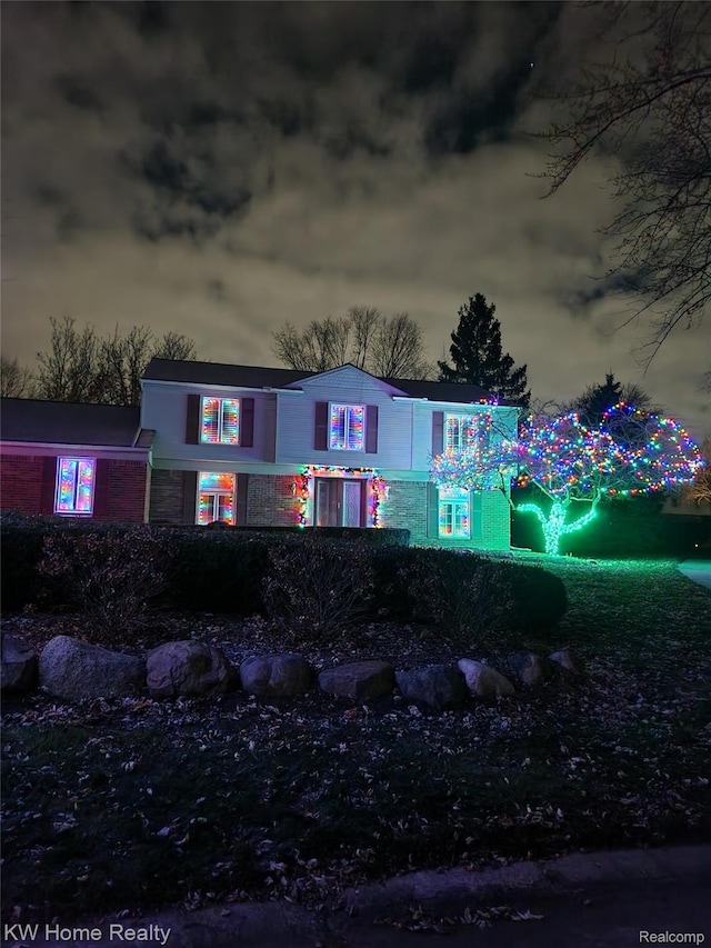 2020 Wickford Ct, Bloomfield Hills, MI 48304 - view of front of house