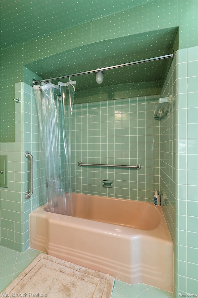 3287 Bradway Blvd, Bloomfield Hills, MI 48301 - full bathroom with tile patterned flooring and bathtub / shower combination