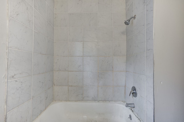 18613 Santa Rosa Dr, Detroit, MI 48221 - full bath featuring washtub / shower combination