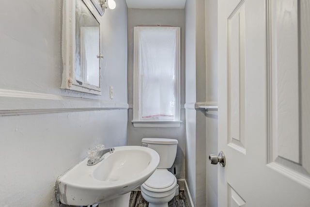 18644 Santa Rosa Dr, Detroit, MI 48221 - bathroom featuring toilet and a sink