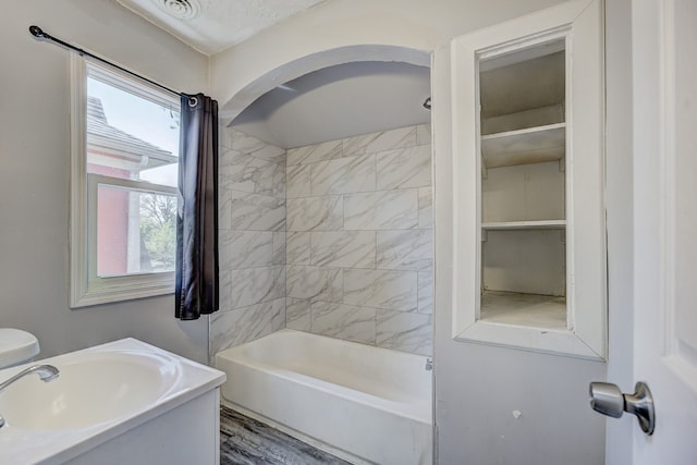 18644 Santa Rosa Dr, Detroit, MI 48221 - full bath featuring a sink and  shower combination