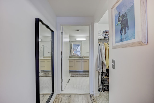 111 N Main St Unit 209, Royal Oak, MI 48067 - view of hall