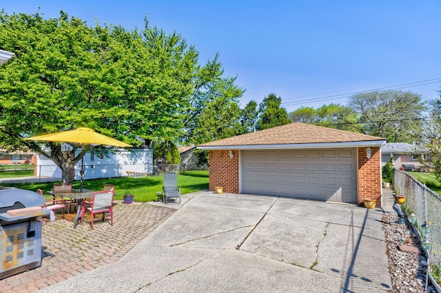 view of detached garage
