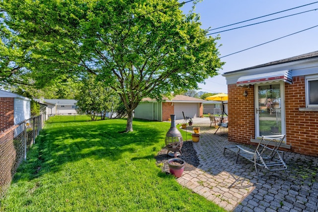 view of yard featuring a patio