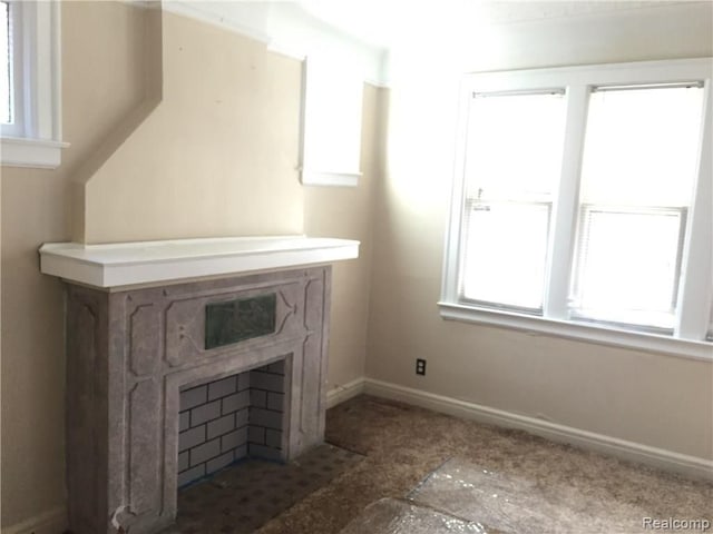 19394 Waltham St, Detroit, MI 48205 - detailed view of a fireplace with flush hearth and baseboards