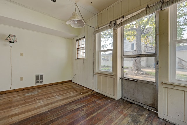 419 S State Rd, Davison, MI 48423 - unfurnished sunroom featuring healthy amount of natural light