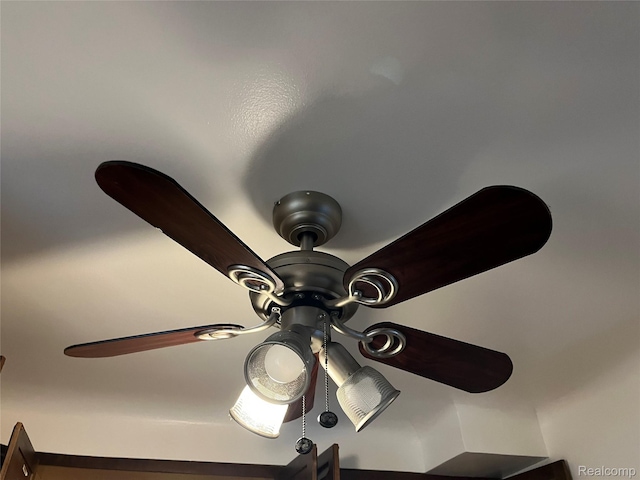 11520 Engleside St, Detroit, MI 48205 - detailed view of a ceiling fan