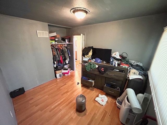1622 Barbara Dr, Flint, MI 48504 - bedroom featuring light wood-style floors and a closet