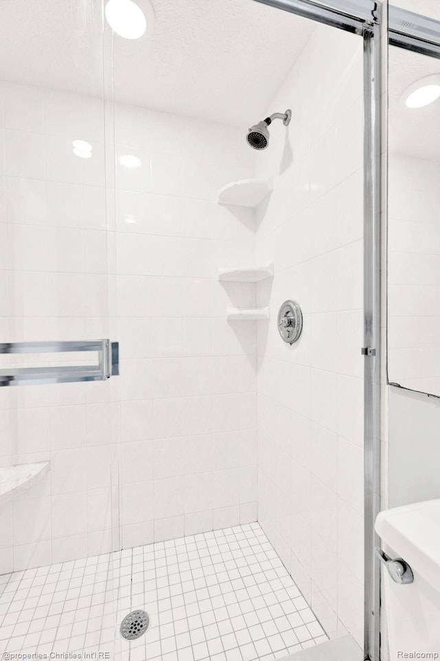 1700 Maddy Ln, Keego Harbor, MI 48320 - bathroom featuring a stall shower
