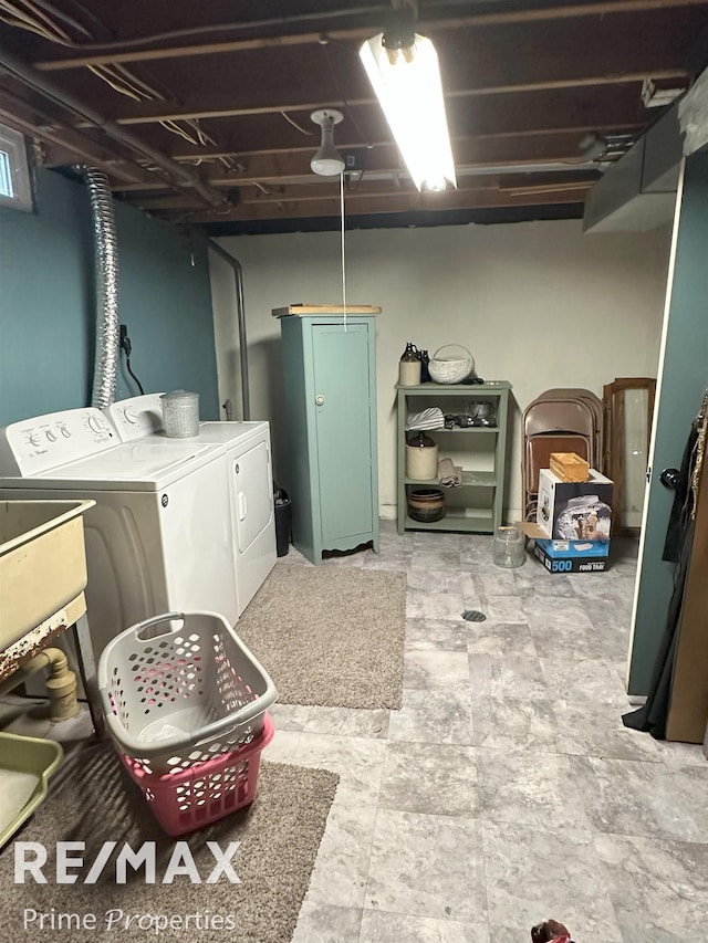 1321 Rollins St, Grand Blanc, MI 48439 - washroom featuring separate washer and dryer