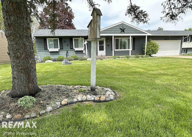 1321 Rollins St, Grand Blanc, MI 48439 - single story home featuring a front yard and a garage