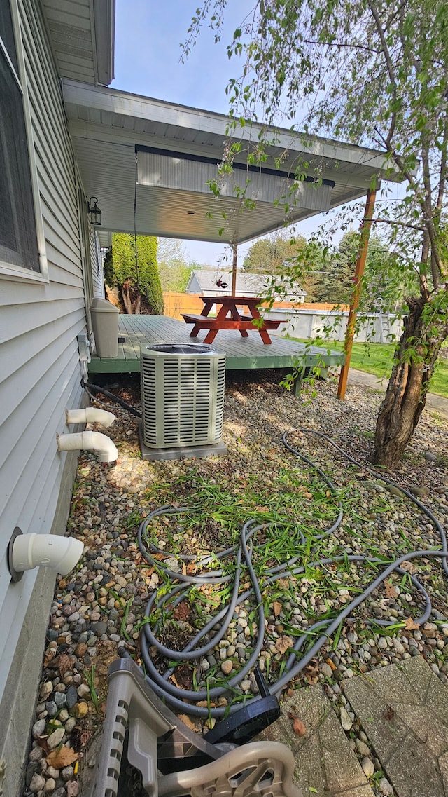 view of yard featuring cooling unit