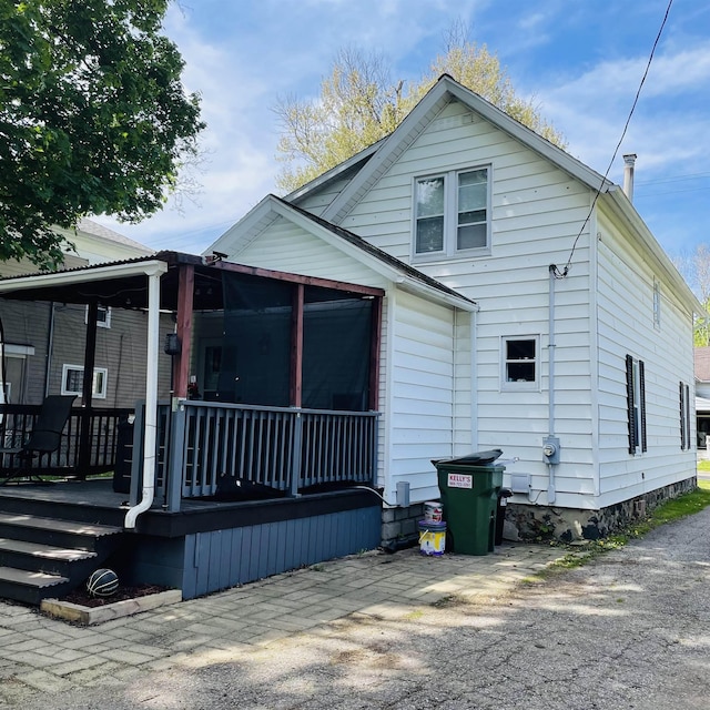 326 N Oak St, Owosso, MI 48867 - view of side of property